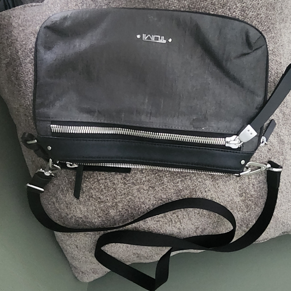 Tumi crossbody purse - Picture 2 of 9